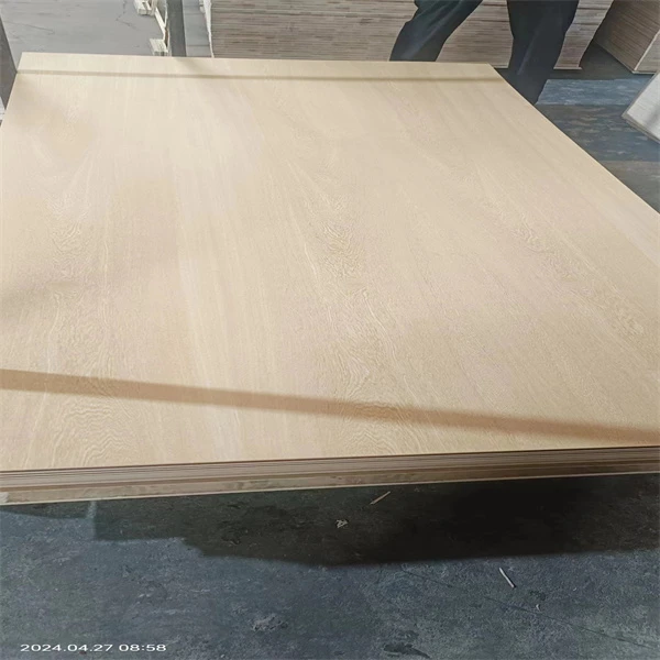 China Cheap Price Commercial Plywood 18MM Plywood